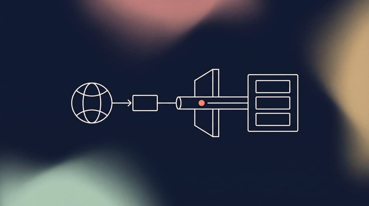Dessin au trait fin : un cercle figurant Internet, une boîte relais, un tunnel traversant un mur et un hôte contenant trois conteneurs, illustration du flux complet par passerelle VPS et WireGuard